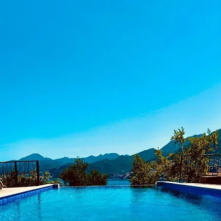 アパート Defne Selimiye マルマリス