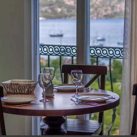 アパート Defne Selimiye マルマリス